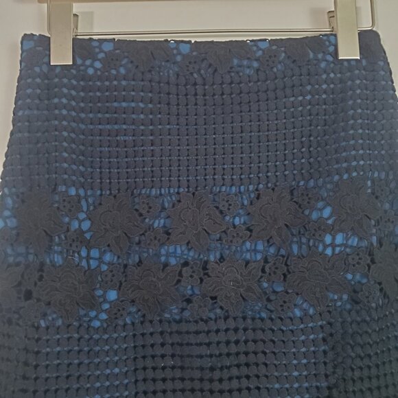 Ann Taylor Loft Skirt 0 Black Blue Floral Crochet Feminine Classic Timeless - Picture 2 of 12